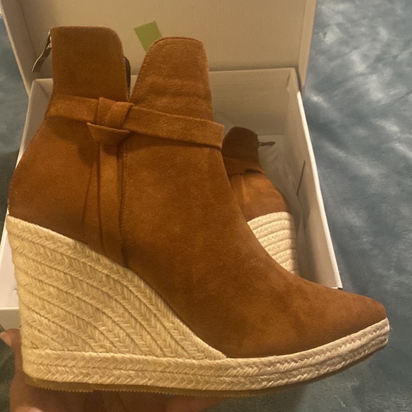 Faux Suede Knot Detail Point Toe Espadrille Wedge Boots - Picture 4 of 8